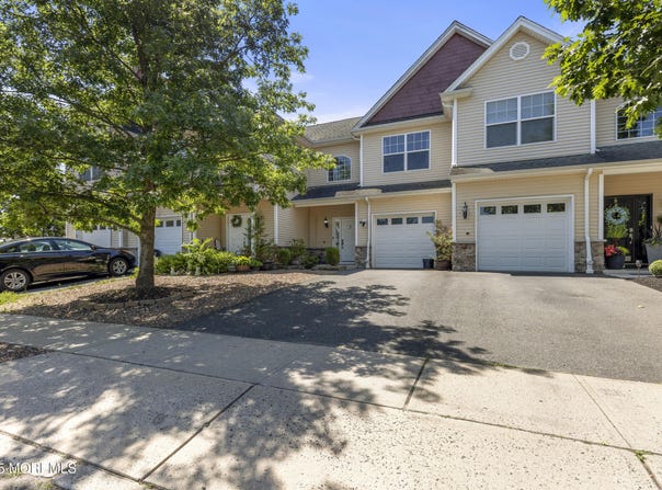 100 Pine Street, Lakehurst, NJ 08733