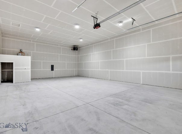 1300 Happy Lane unit: 2, Belgrade, MT 59714