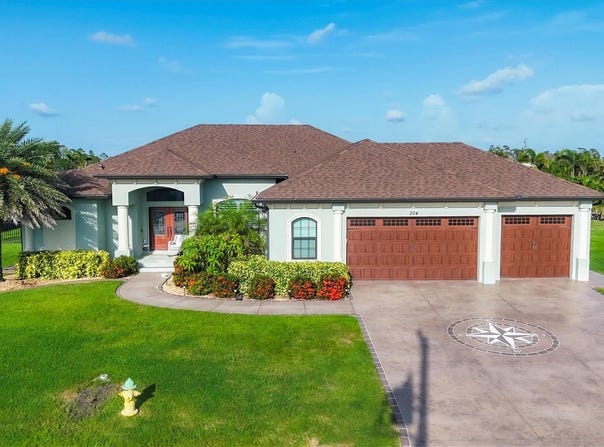 204 W PINE VALLEY LANE, ROTONDA WEST, FL 33947