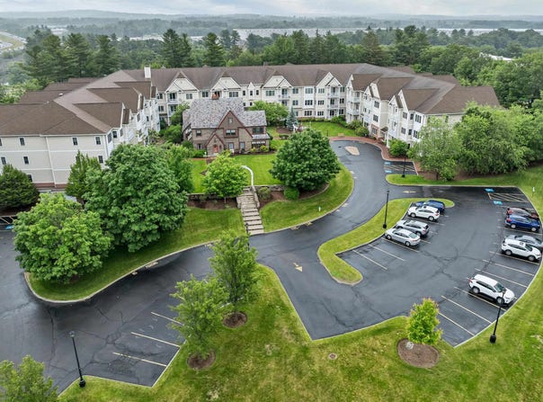 160 Daniel Webster Highway, Nashua, NH 03060-5209
