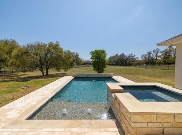 221 Highland Oaks, Leander, TX 78641