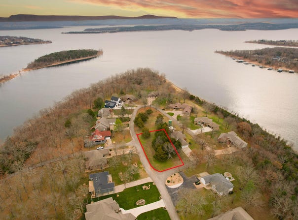 148 Water Point Lane, Branson West, MO 65737