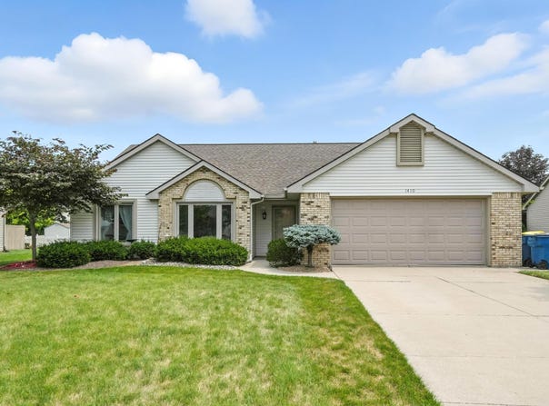 1410 S Duesenberg Drive, Auburn, IN 46706