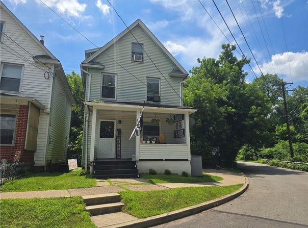 549 W Wayne St, City of But SW, PA 16001