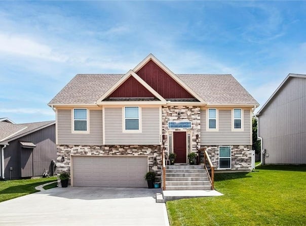 2209 Pike Street, St Joseph, MO 64503
