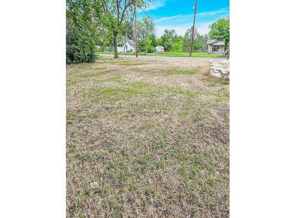1705 1ST ST, Brownwood, TX 76801