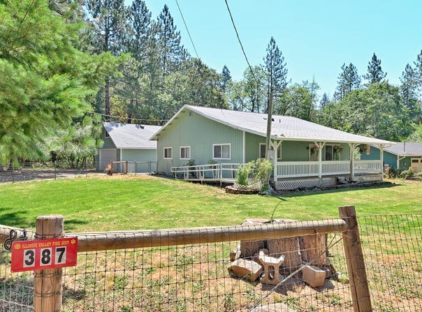 387 N Old Stage Road, Cave Junction, OR 97523