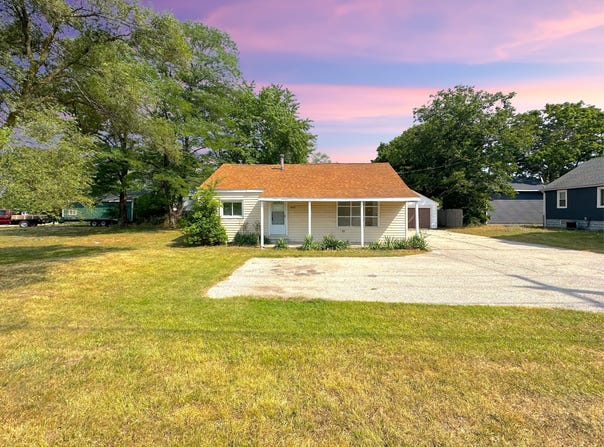 5022 E Apple Avenue, Muskegon, MI 49442