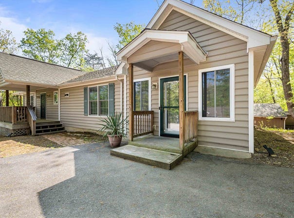 392 PASSAGE LN, MCGAHEYSVILLE, VA 22840