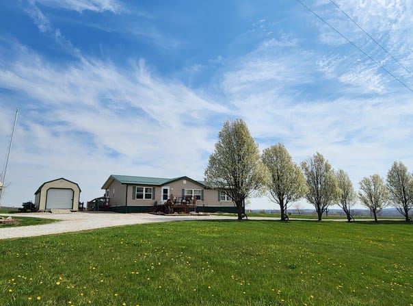21393 415th Street, Chariton, IA 50049