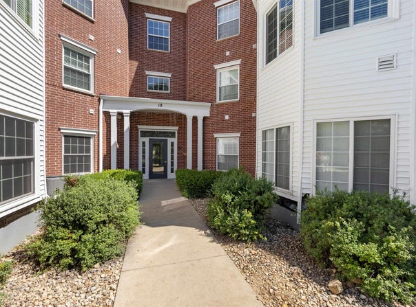 18 Kings Mill Circle, Madison, WI 53718-3406