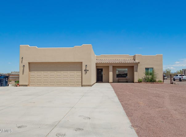 20724 W SAGUARO VISTA Drive, Wittmann, AZ 85361