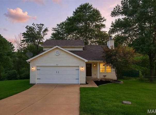 794 Buckboard Lane, Fenton, MO 63026