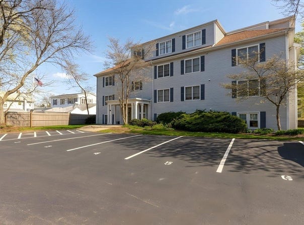 14 Webb Pl, Mansfield, MA 02048