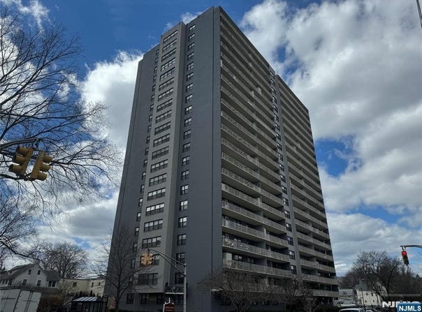 285 Aycrigg Avenue 10E, Passaic, NJ 07055