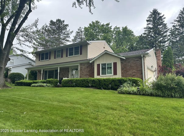 2932 Crestwood Drive, East Lansing, MI 48823