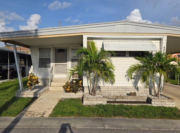 7349 ULMERTON RD, LARGO, FL 33771