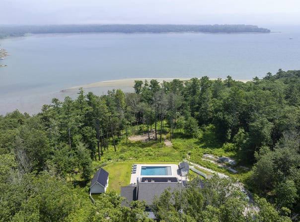 9 Bayview Drive, Cumberland, ME 04110