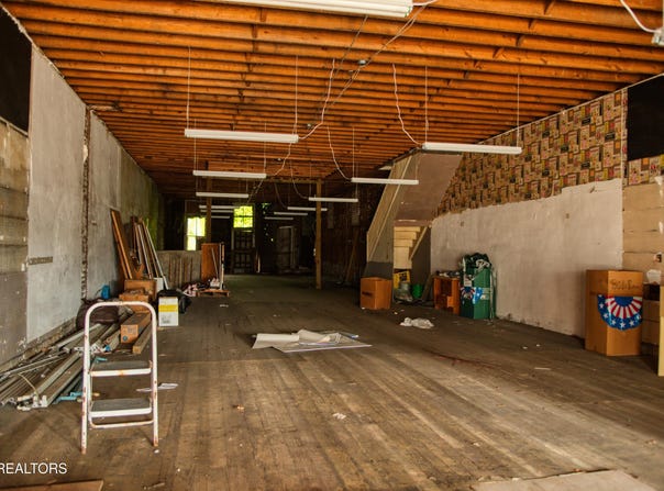 E 115 Broadway St, Lenoir City, TN 37771
