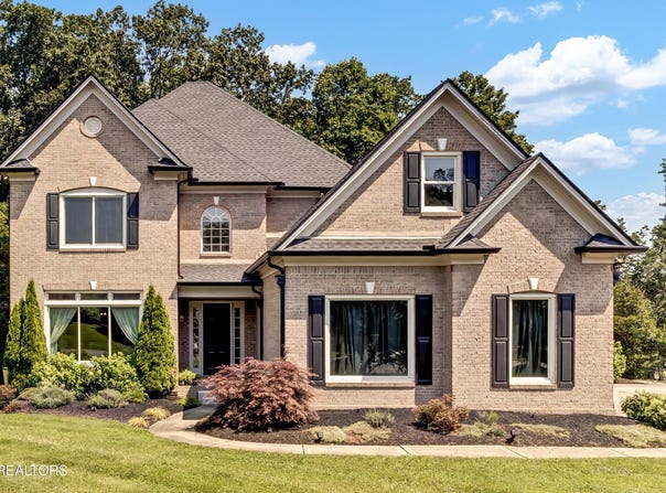 10 Rockingham Rd, Oak Ridge, TN 37830