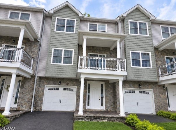 65 Halina Ln, Butler Boro, NJ 07405-1556