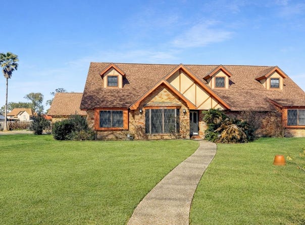 2600 W Sunset Dr., Orange, TX 77630