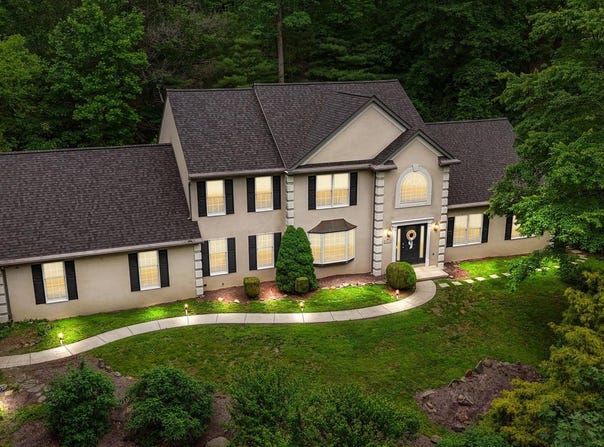 141 FOXGAYTE LANE, POTTSTOWN, PA 19465