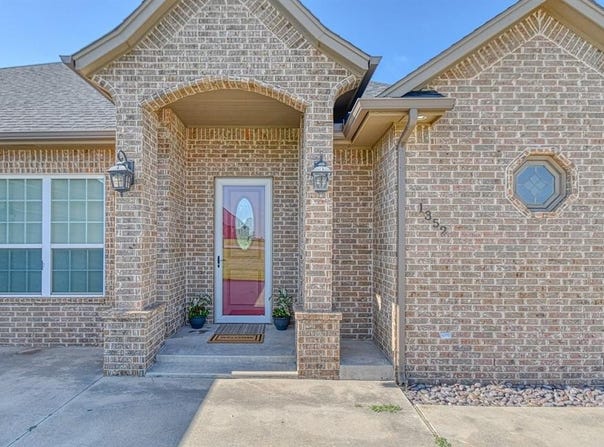 1352 Songbird Lane, Blanchard, OK 73010