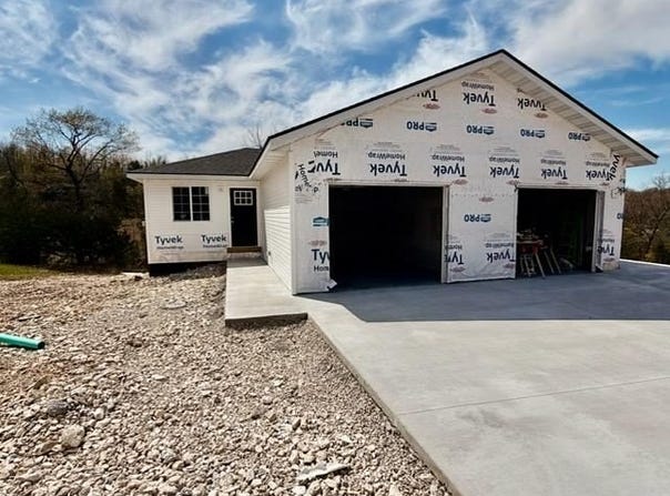 16201 Haidyn Road, Saint Robert, MO 65584