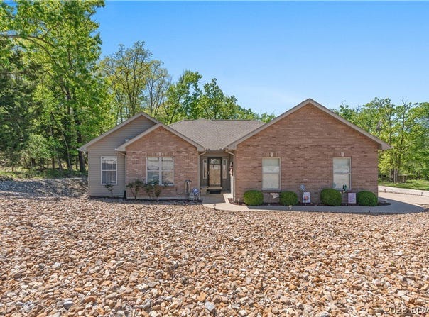 18 Spirea Point, Lake Ozark, MO 65049