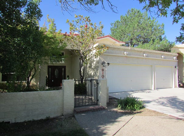 9108 Surrey Road NE, Albuquerque, NM 87109