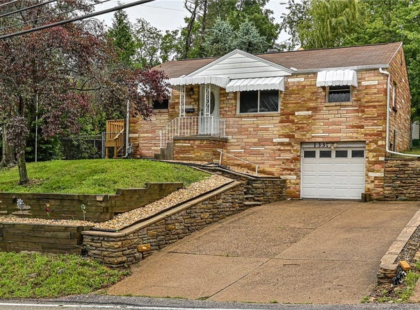 1337 Hamilton Rd, Castle Shannon, PA 15234
