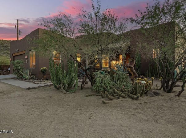 43014 N 12TH Street, New River, AZ 85087