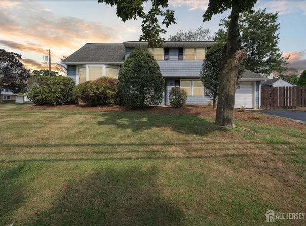 52 Greenbrook Road, Middlesex, NJ 08846
