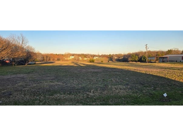 102 Farr Hill Lane, Farmersville, TX 75442