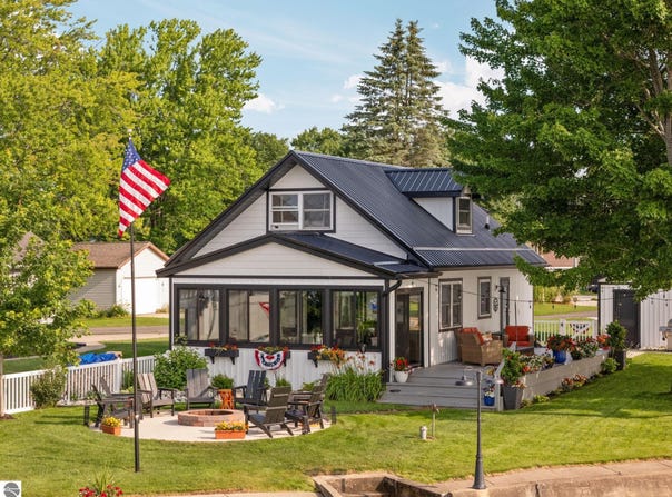 6770 W Redman Drive, Lake City, MI 49651