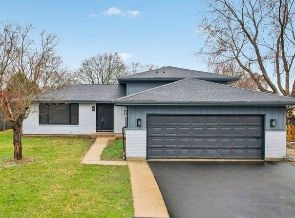 530 Thompson Avenue, Winthrop Harbor, IL 60096