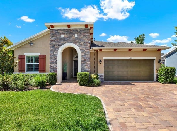 6909 CRESTPOINT DRIVE, APOLLO BEACH, FL 33572