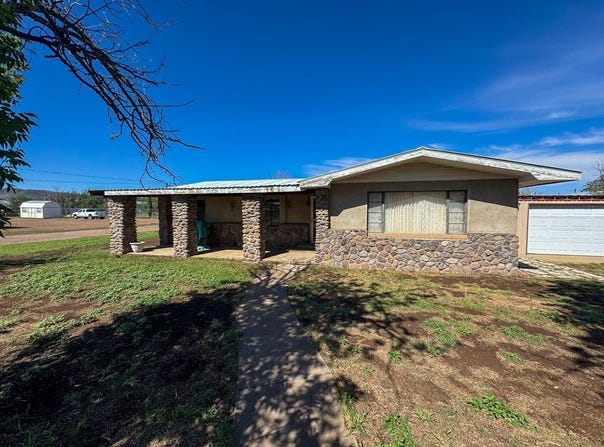 207 S 13th St, Alpine, TX 79830