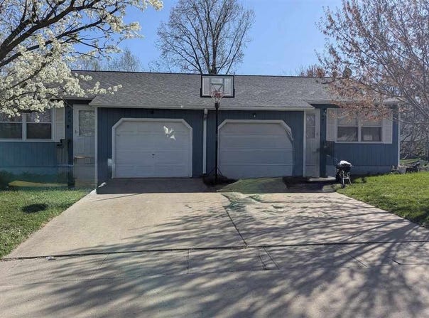 445/447 Heritage Pl, NorthLiberty, IA 52317