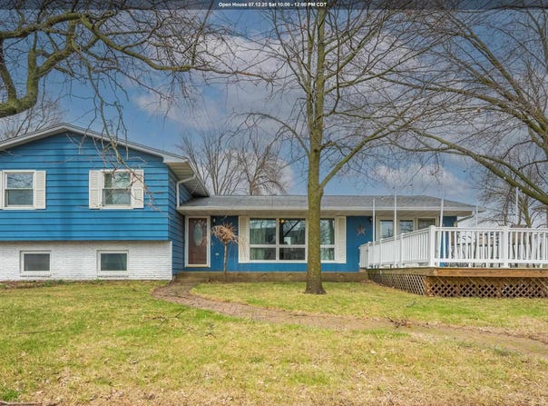 902 N Shore Drive, Clear Lake, IA 50428