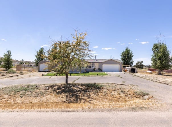 381 Oakshire Drive, Spring Creek, NV 89815