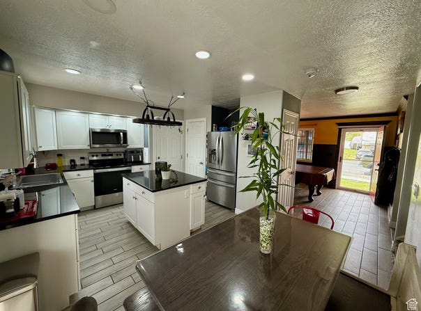 4076 S MOUNTAIN MOON, Saratoga Springs, UT 84045