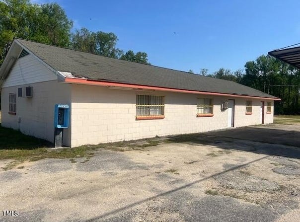 4400 Newton Grove Highway, Newton Grove, NC 28366