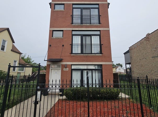 4116 W Congress Parkway, Chicago, IL 60624