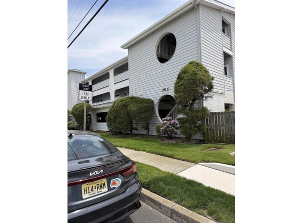 300 E Brigantine Ave, Brigantine, NJ 08203-3173