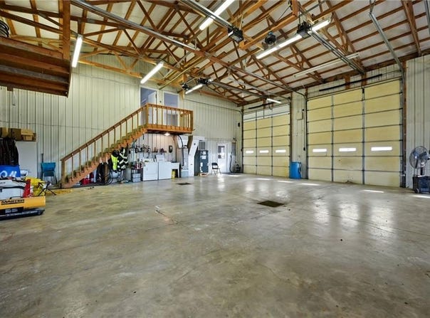369 575p Road, Clinton, MO 64735