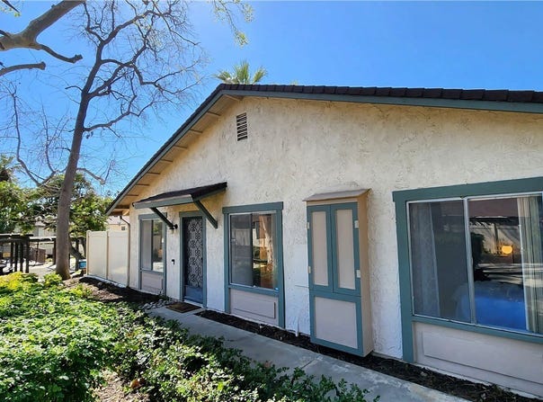 820 E Silver Maple, Azusa, CA 91702
