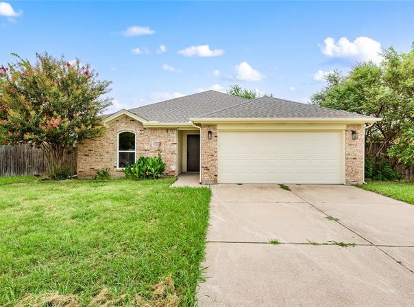408 Reagan Lane, Burleson, TX 76028