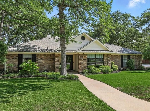 200 Bremen Drive, Hurst, TX 76054